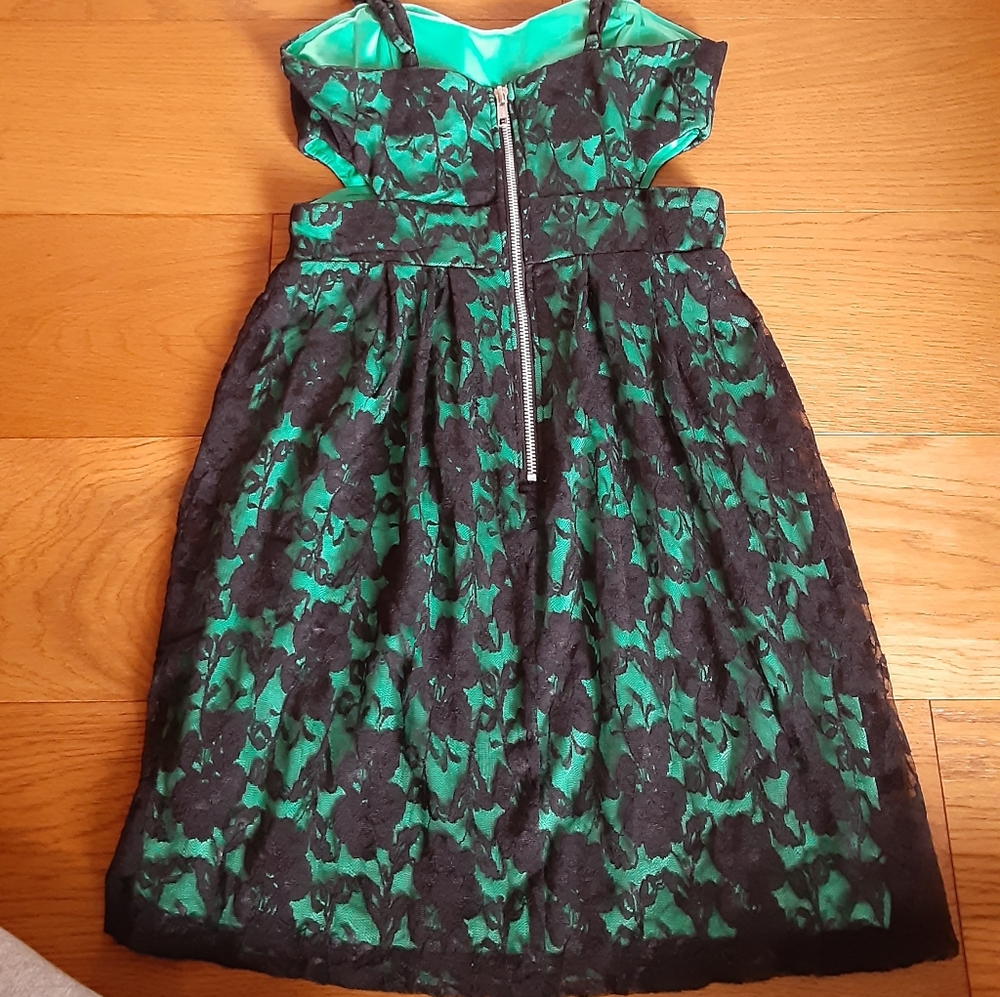 LACE DRESS - Picture 2 of 2
